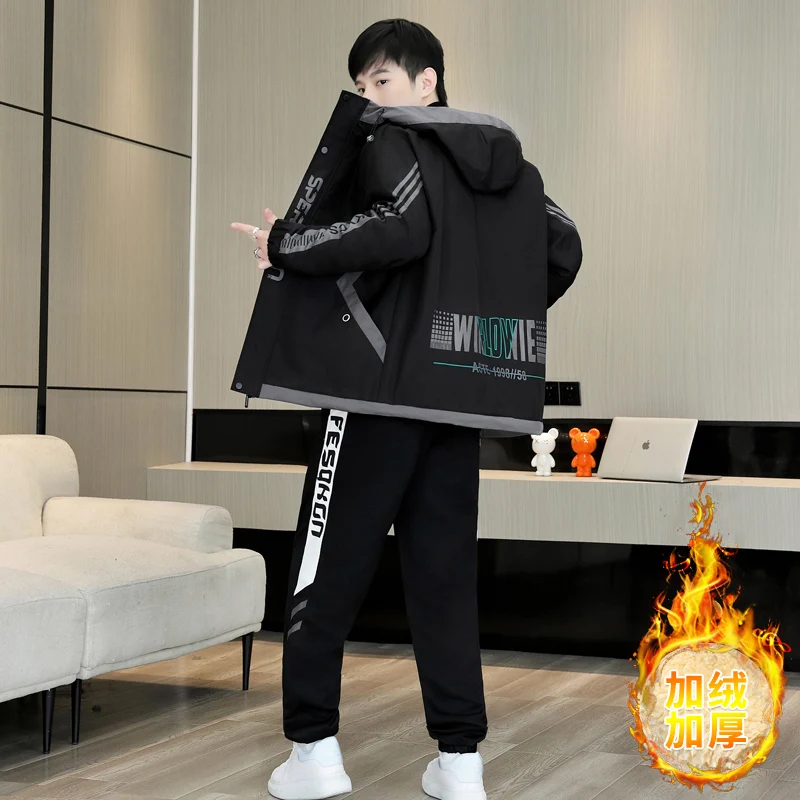 الشتاء سميكة الرجال التغلب على سترة مجموعات دافئة وسيم مقنعين قطعتين مجموعة زائد المخملية عالية الجودة الدافئة رياضية