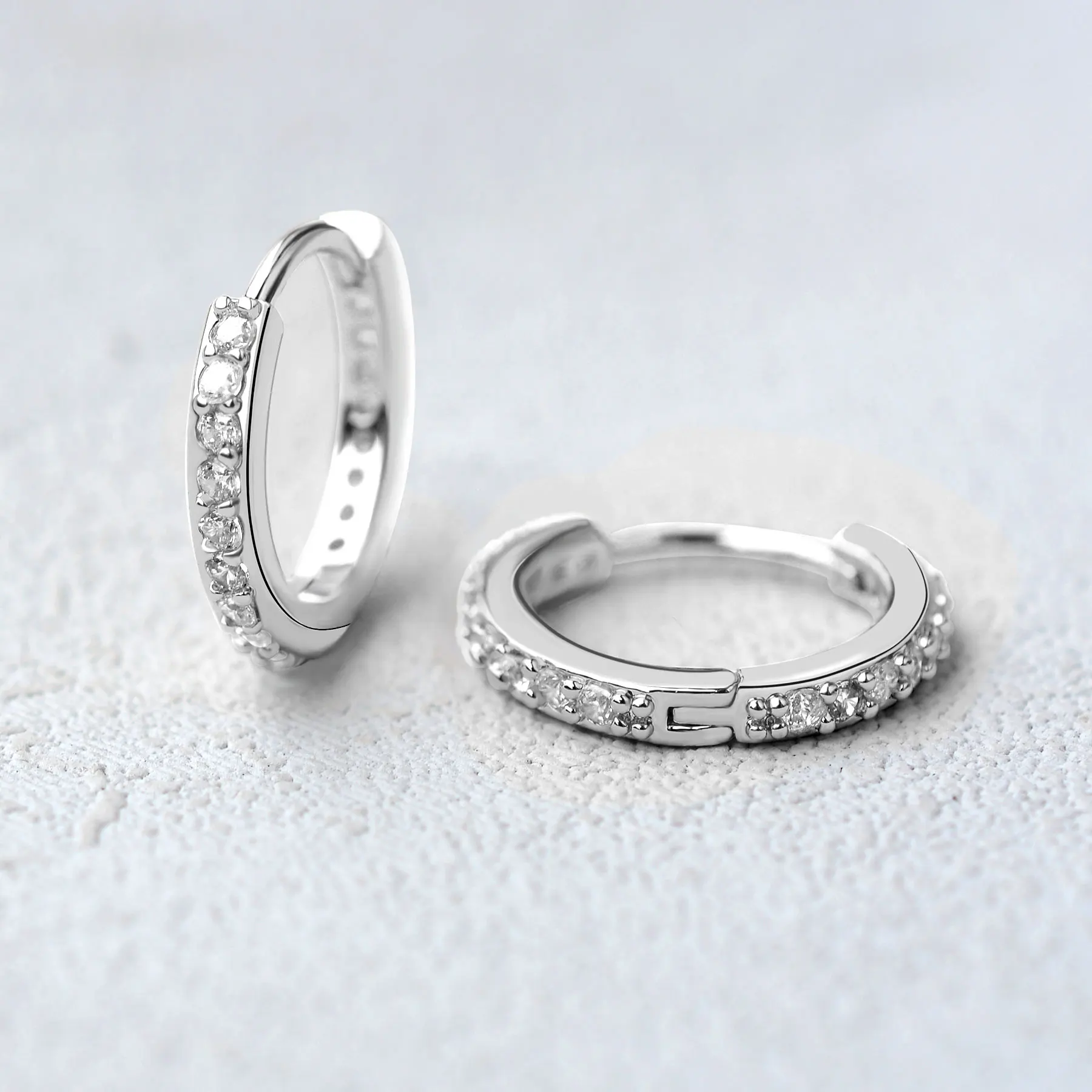 Rainbow CZ Huggies Hoop Earrings Girl Tiny Rings Cartilage Small Helix Piercing Tragus Conch Earlobe Circle Men Hoops Arete