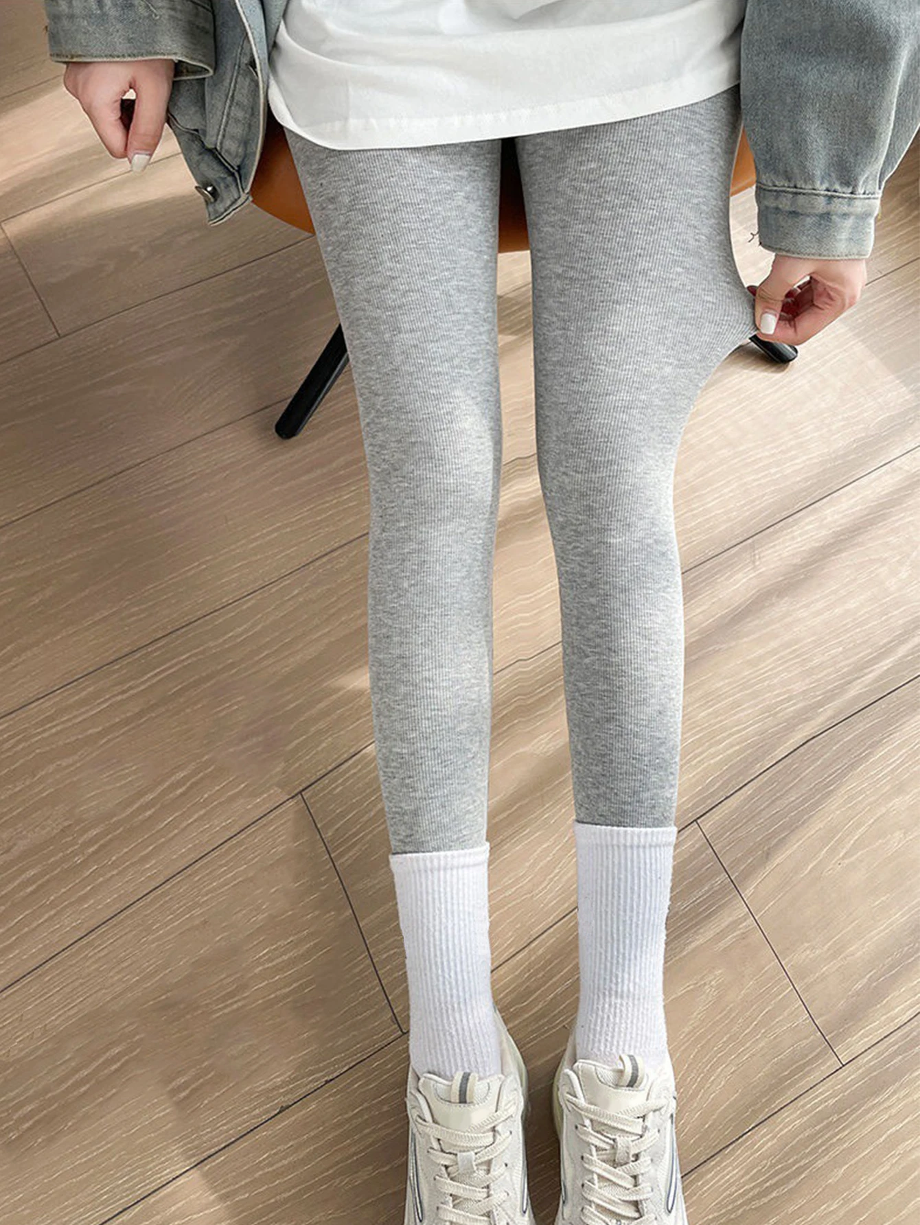 Autumn And Winter New Sales Of Pants Threaded Slim Nine-point Pants Women Popular Vertical Stripes With All The Leggings Women