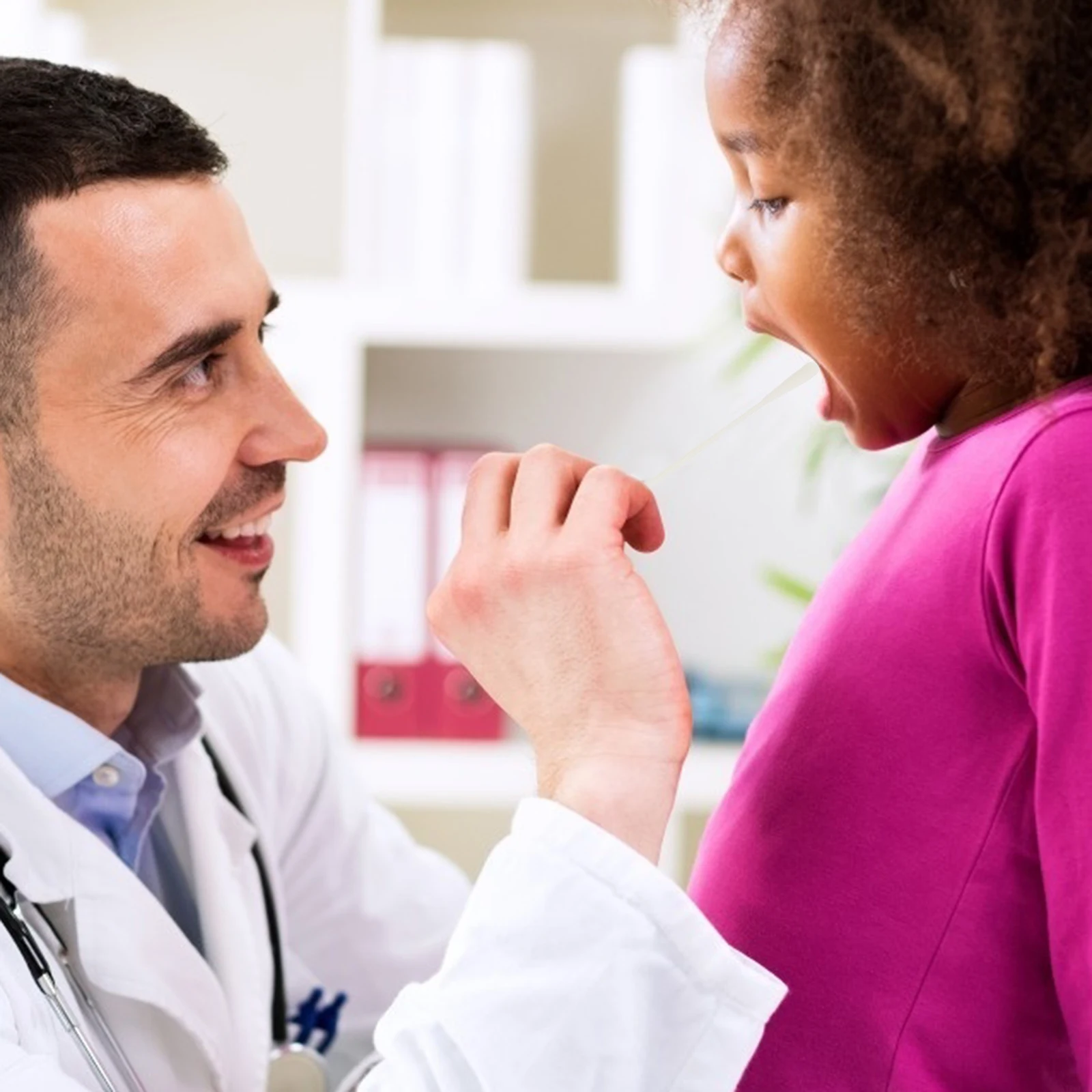 20 قطعة مسحات الحلق المتاح نهاية واحدة أخذ العينات العصي الاستخدام عن طريق الفم عينة جمع مسحات اختبار البلعوم مختبرات عيادات