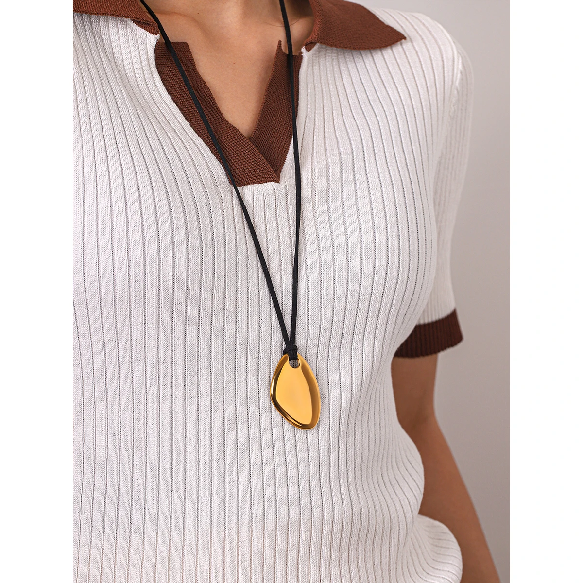 

Personalized Irregular Glossy Pendant Black Wax Rope Necklace 18K Gold Plated Stainless Steel Charm Jewelry For Women Gift