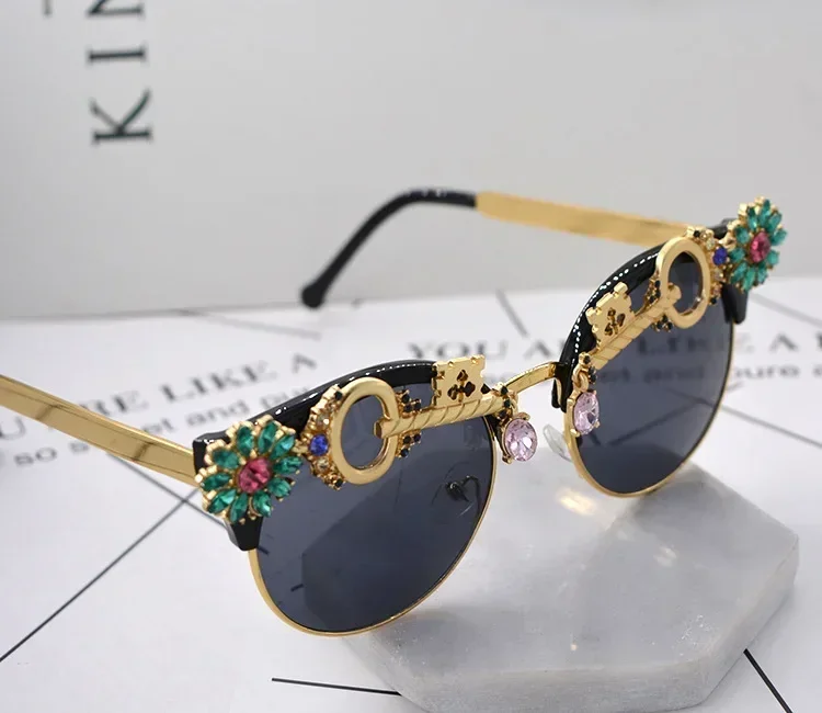 INS DIY Crystal Rhinestone Baroque Sun Glasses Women Brand Designer Summer Luxury Ladies Sunglasses Girls Oculos De Sol Feminino