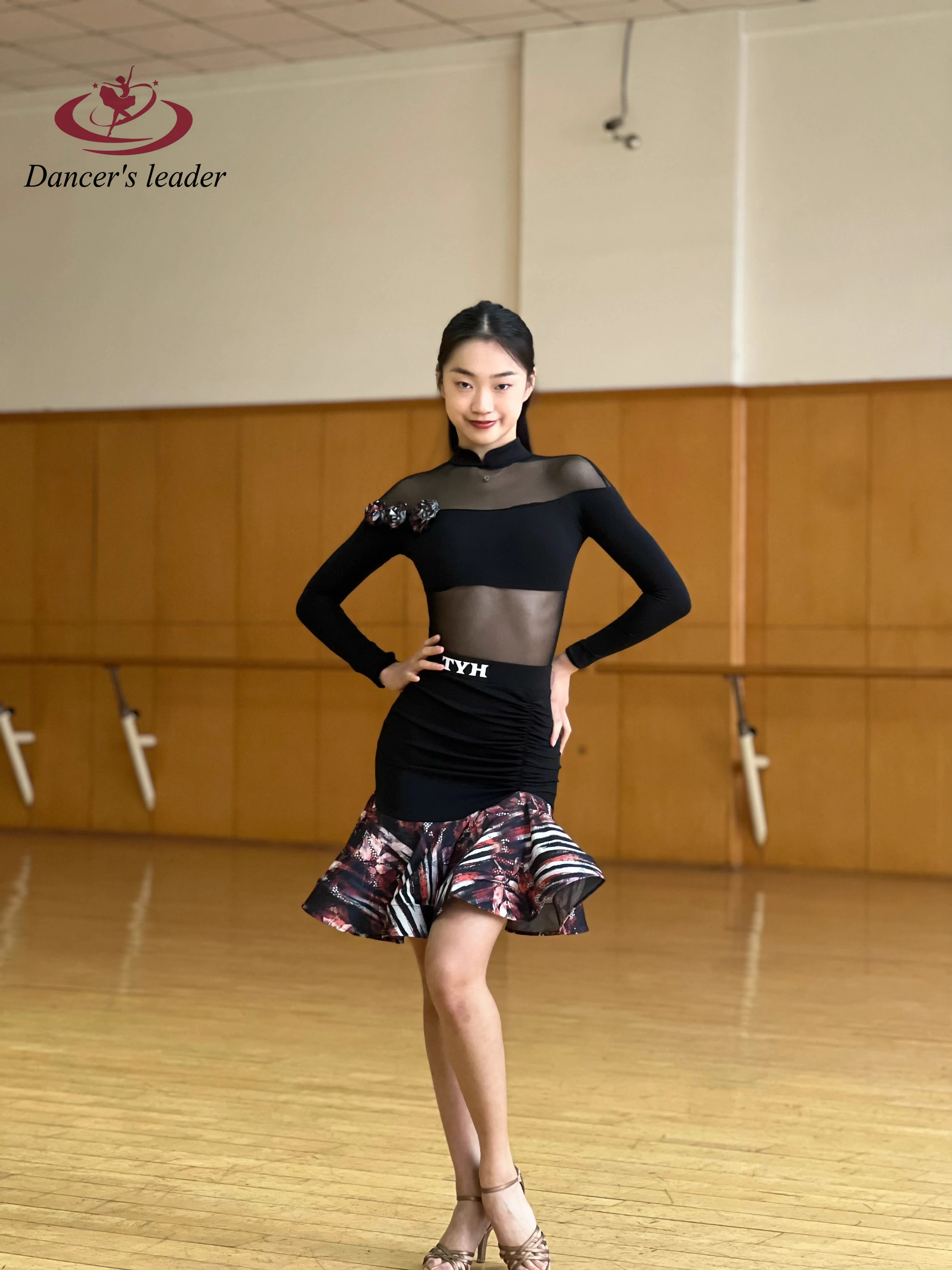 

Latin Dance Competition Women's Standing Collar, Long Sleeved Mesh Wrap Buttocks, Fishbone Skirt, Samba Performance Dress