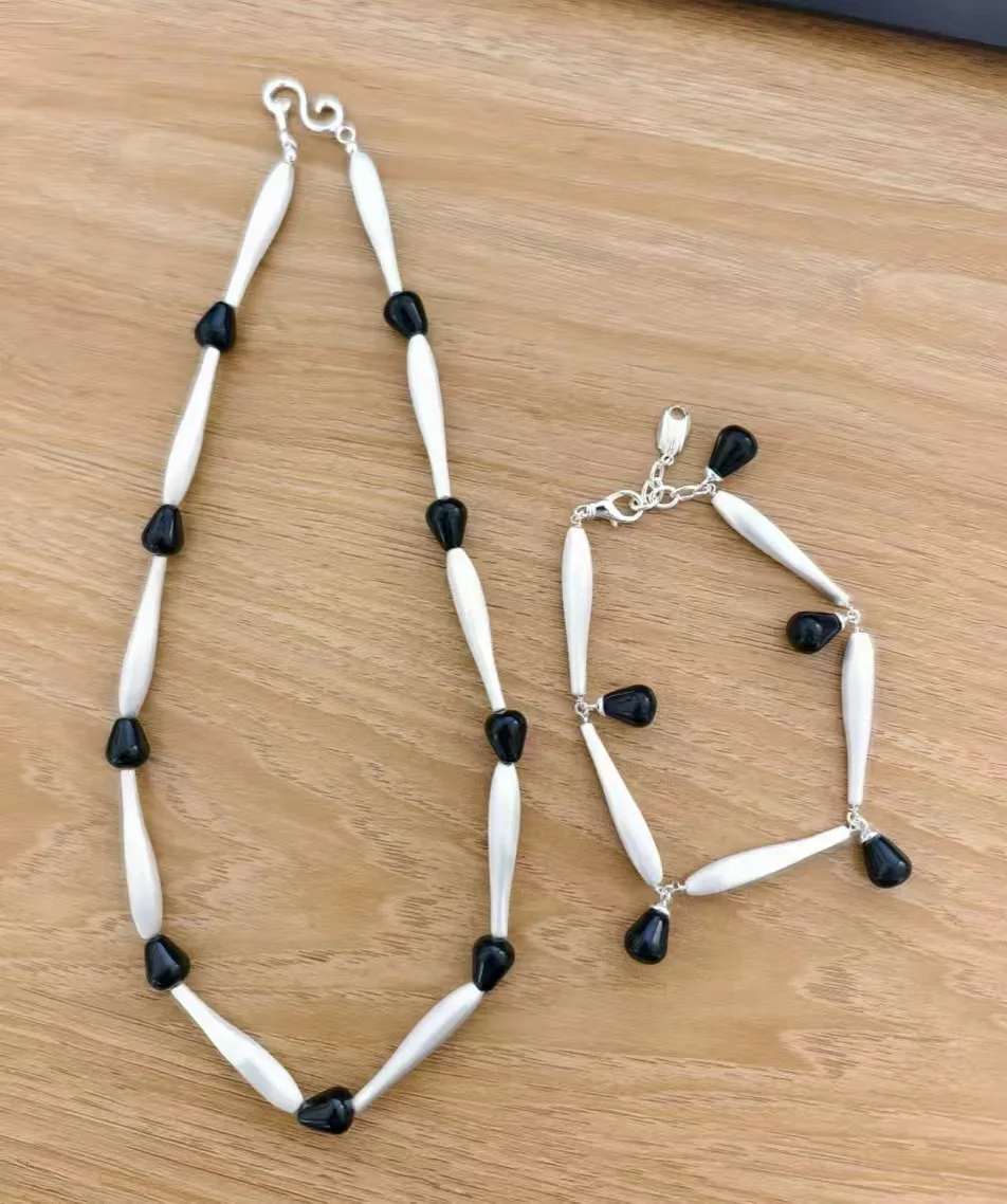

2026 New Matte Black Onyx Silver Clavicle Chain Niche Design Elegant Women Necklace Jewelry