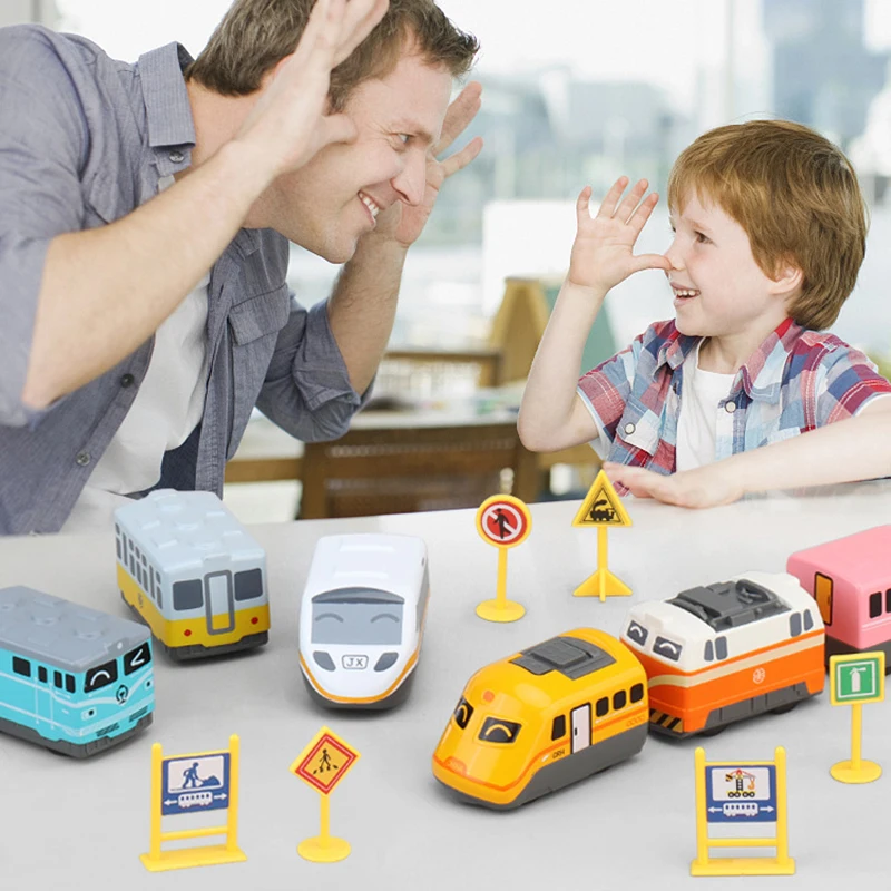 Kreative Nette Legierung Cartoon Zurückziehen Auto Modell Set Mit Verkehrs Straße Zeichen Spielzeug Kinder Puzzle Spielzeug Auto Junge Geburtstag Urlaub Geschenk