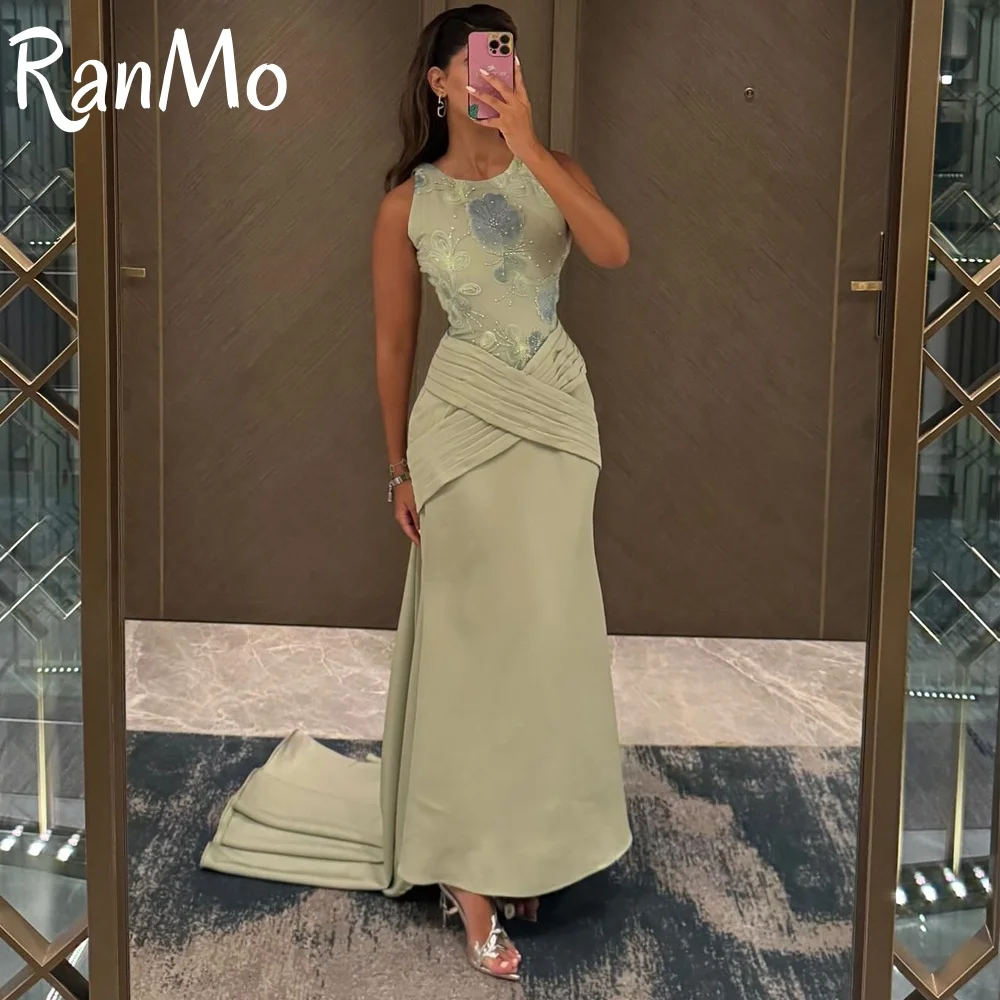 รันโม อิลลูชั่นชุดราตรีสีเขียวคอวีแขนกุดประดับด้วยลูกปัดดอกไม้จีบชุดราตรีหรูหราชุดปาร์ตี้สั่งทำพิเศษ