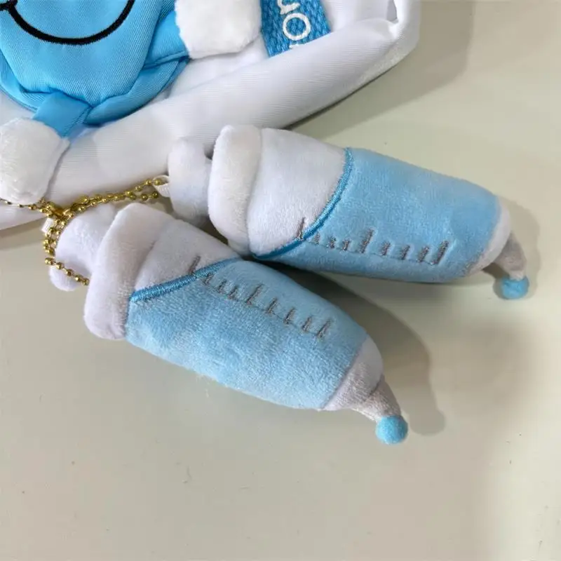 Petite seringue bleue de dessin animé drôle, poupée en peluche douce, porte-clés en peluche, pendentif de sac à dos Unique, accessoire de sac cadeau