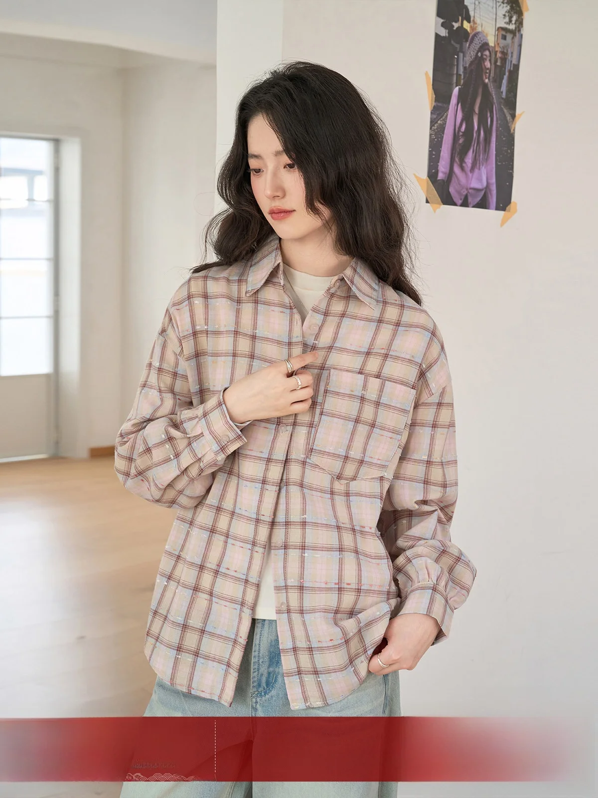 

Женская рубашка MoZa Spring 2026 в клетку с длинным рукавом, в корейском стиле, свободного кроя, с отложным воротником, удобная, из полиэстера и хлопка.