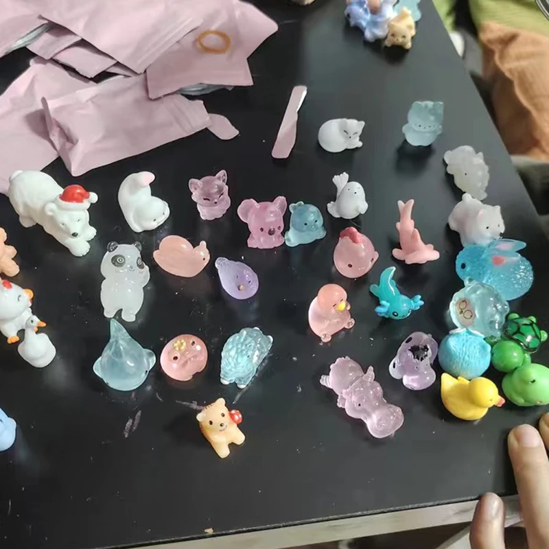 40 ชิ้นสีทึบ Mini เรซิ่นกล่องตาบอดรุ่น Home Creative Desktop รูปปั้นสัตว์น่ารักปาร์ตี้วันหยุดของขวัญสีแบบสุ่มส่ง