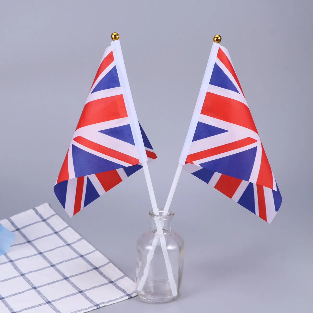 20Pcs Hand Held Uk Stick Flags Mini Portable Party Decoration Country Flag Banners Uk Stick Flag Hand Held Flags
