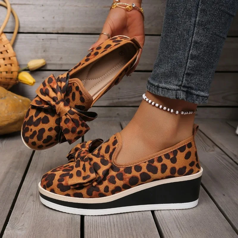 

2025 New Soft Sole Single Shoes Plus Size Women's Platform Spring and Autumn Single Shoes