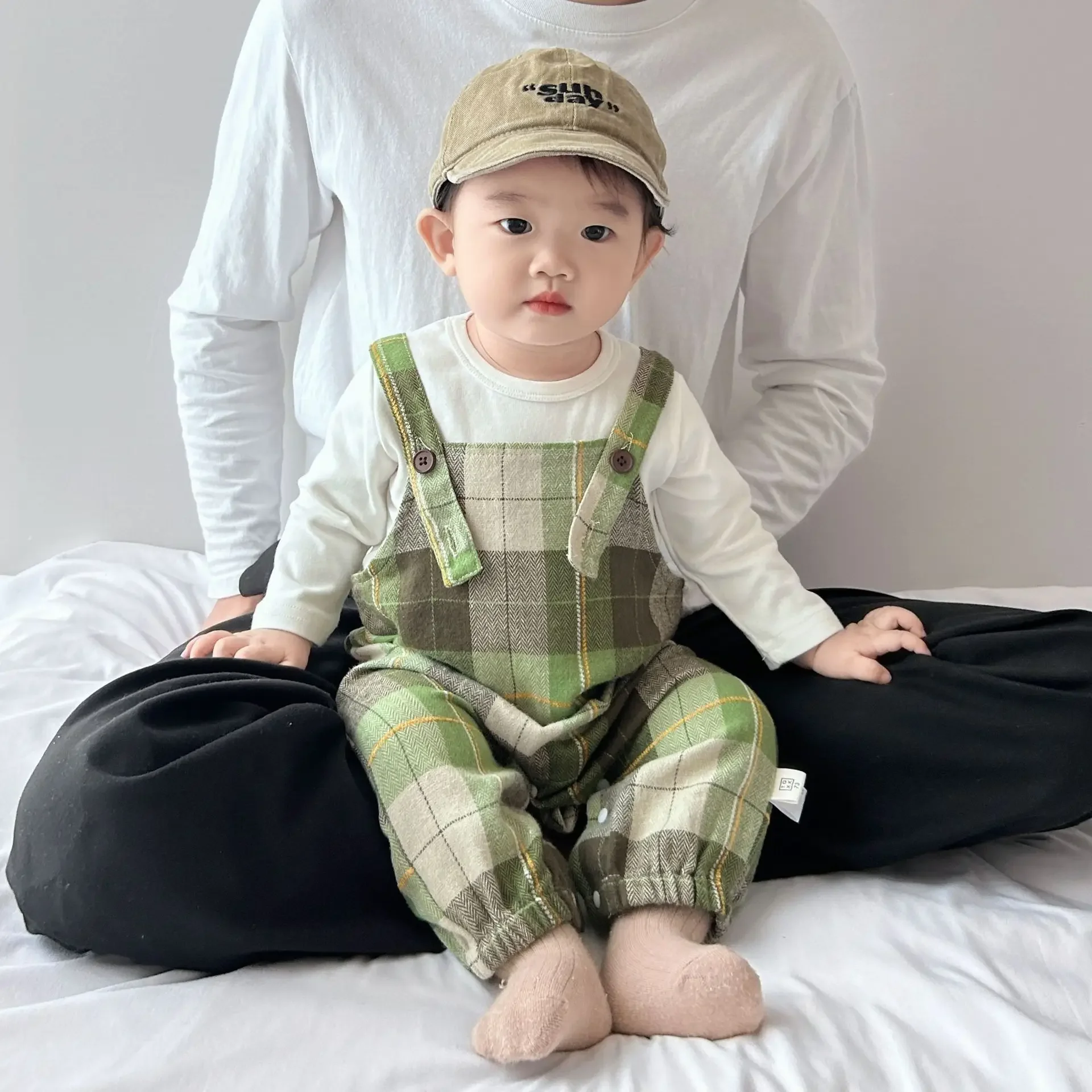 Boys Autumn 2024 New Suspender Pants Baby Retro Checkered Casual Pants Children Handsome Trendy Pants