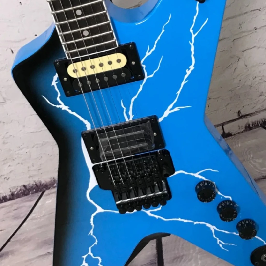 

V Shape Blue Black Burst Colour Electric Guitar Lightning Graphic Double Locking Tremolo for Heavy Metal Free Delivery