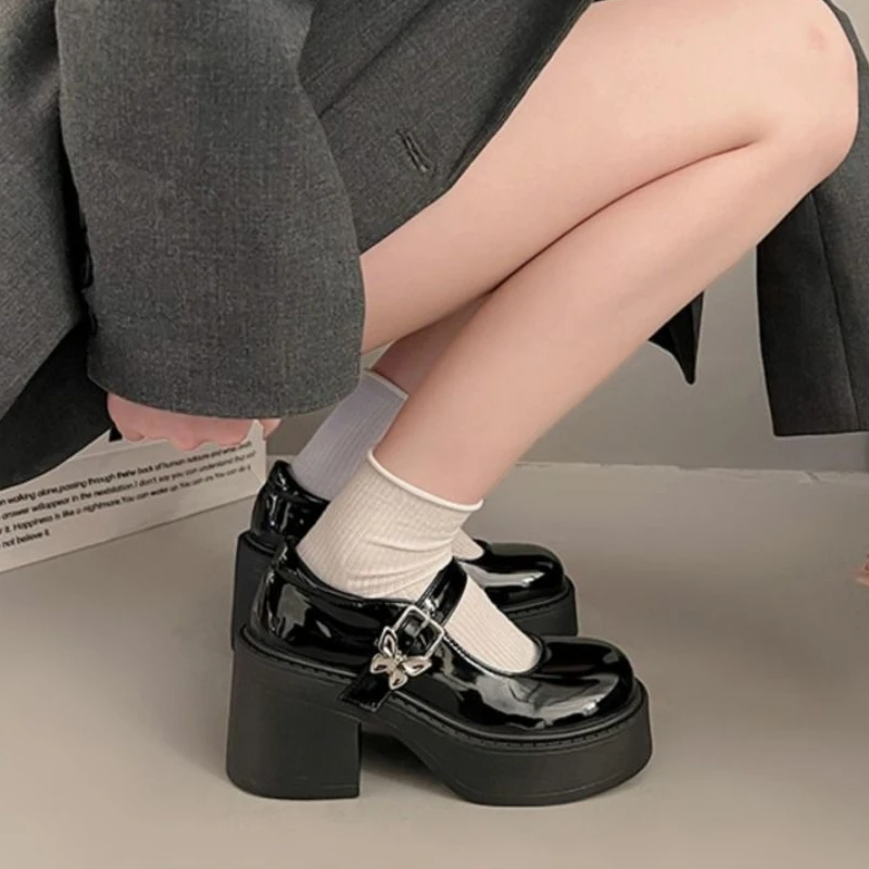 

Женские черные туфли Мэри Джейн в британском стиле 2025 года, однослойные туфли на высоком каблуке с бабочкой и толстой подошвой, увеличивающие рост