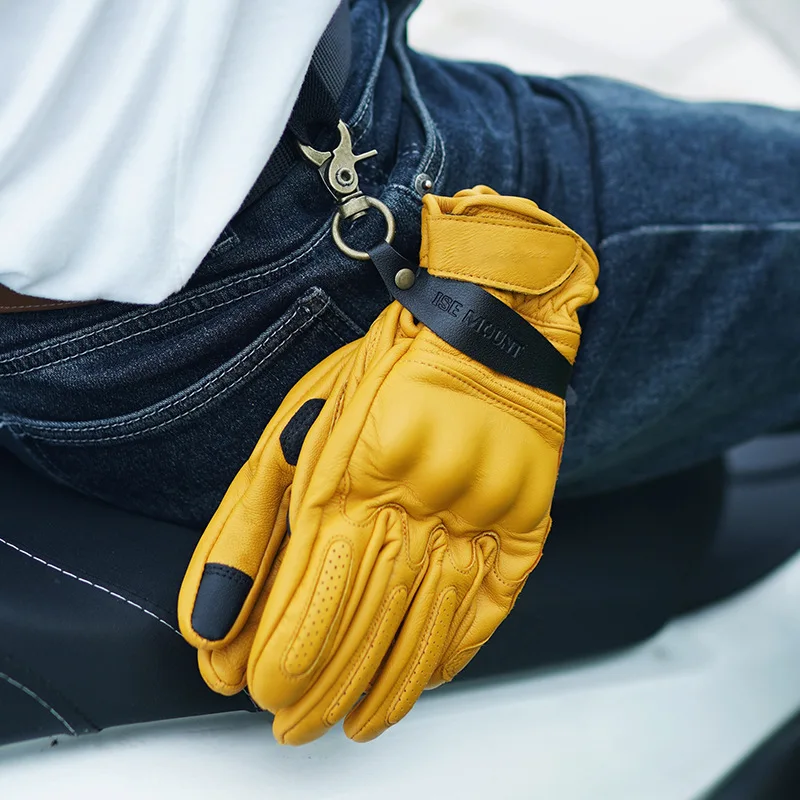 Outdoor Camping Glove Leash Lanyard Adjustable Leather Strap with Metal Buckle Carabiner Clip Portable Anti-Loss Keychain Holder