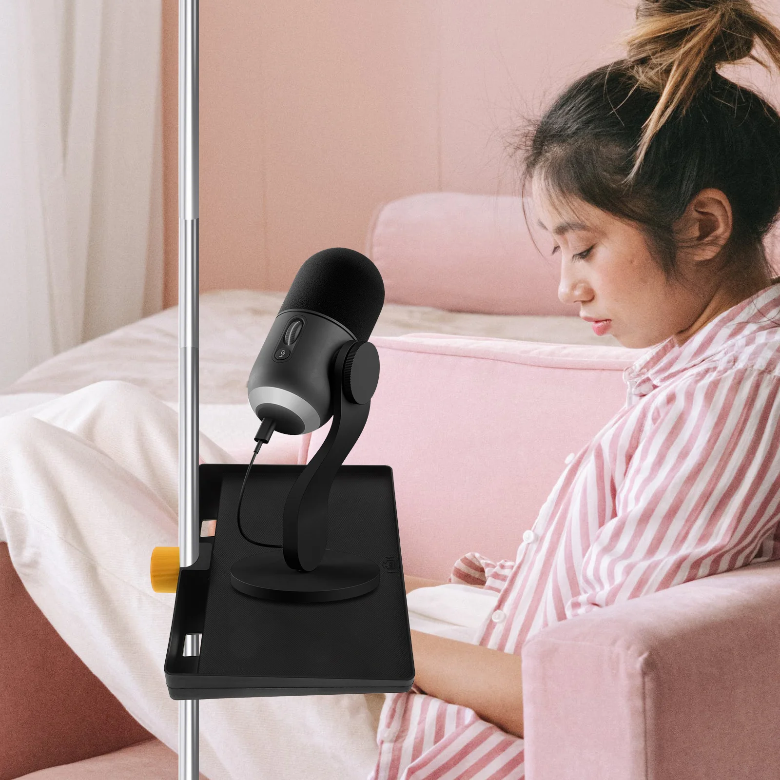 

Multi-Functional Sound Card Tray Adjustable Knob Design for Phone Holder Microphone Stand Mic Storage Live Broadcast