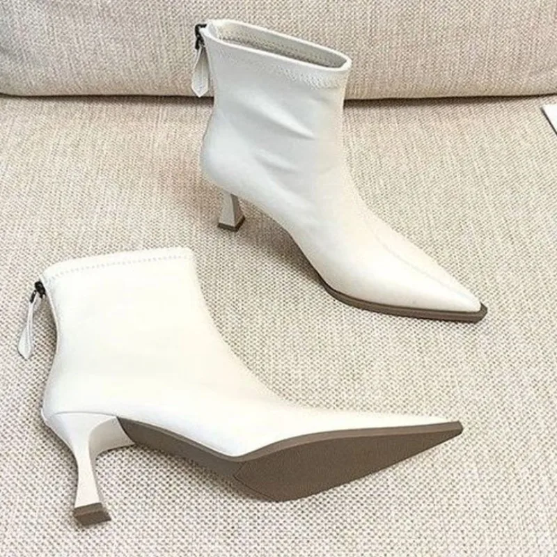 

2025 New High Heels Ankle Boots Fashion Pointed Toe Leather Shoes Winter Sexy Chelsea Short Boots Designer Party Pumps Zapatos