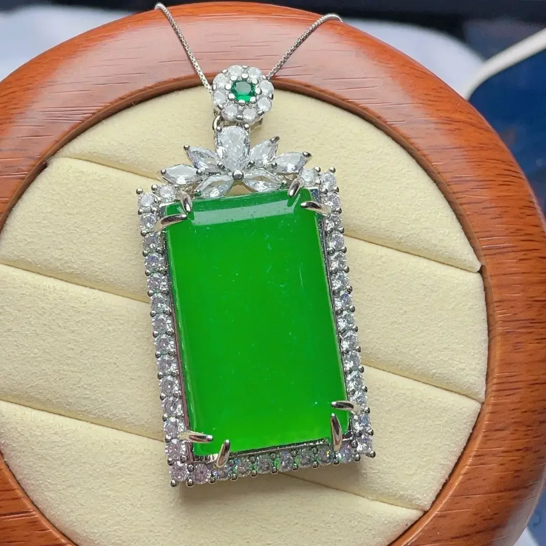 

Popular Myanmar jadeite high ice full green light luxury sterling silver inlaid safe brand pendant exquisite inlay
