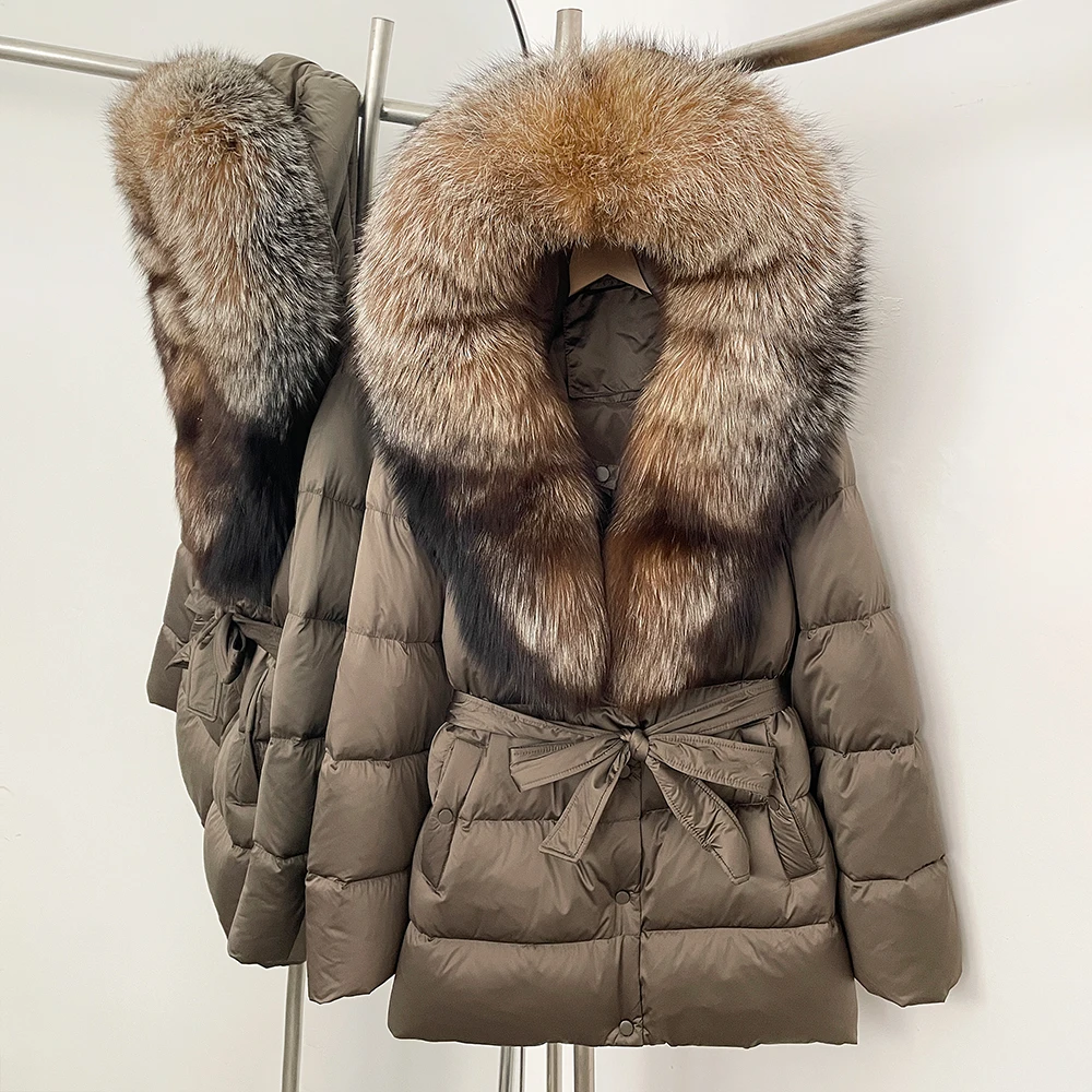 เสื้อโค้ทขนเป็ดสีขาวสำหรับผู้หญิง MENINA 2025 รุ่นฤดูหนาว ทรงยาวปานกลาง แบบพองฟู บุขนฟ็อกซ์แท้ อุ่นหนา