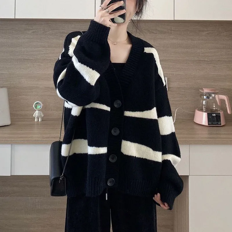 New Spring and Autumn Fashion Trend Stripe Color Matching V-neck Loose Versatile Slim Casual Women\'s Long Sleeve Cardigan Coat