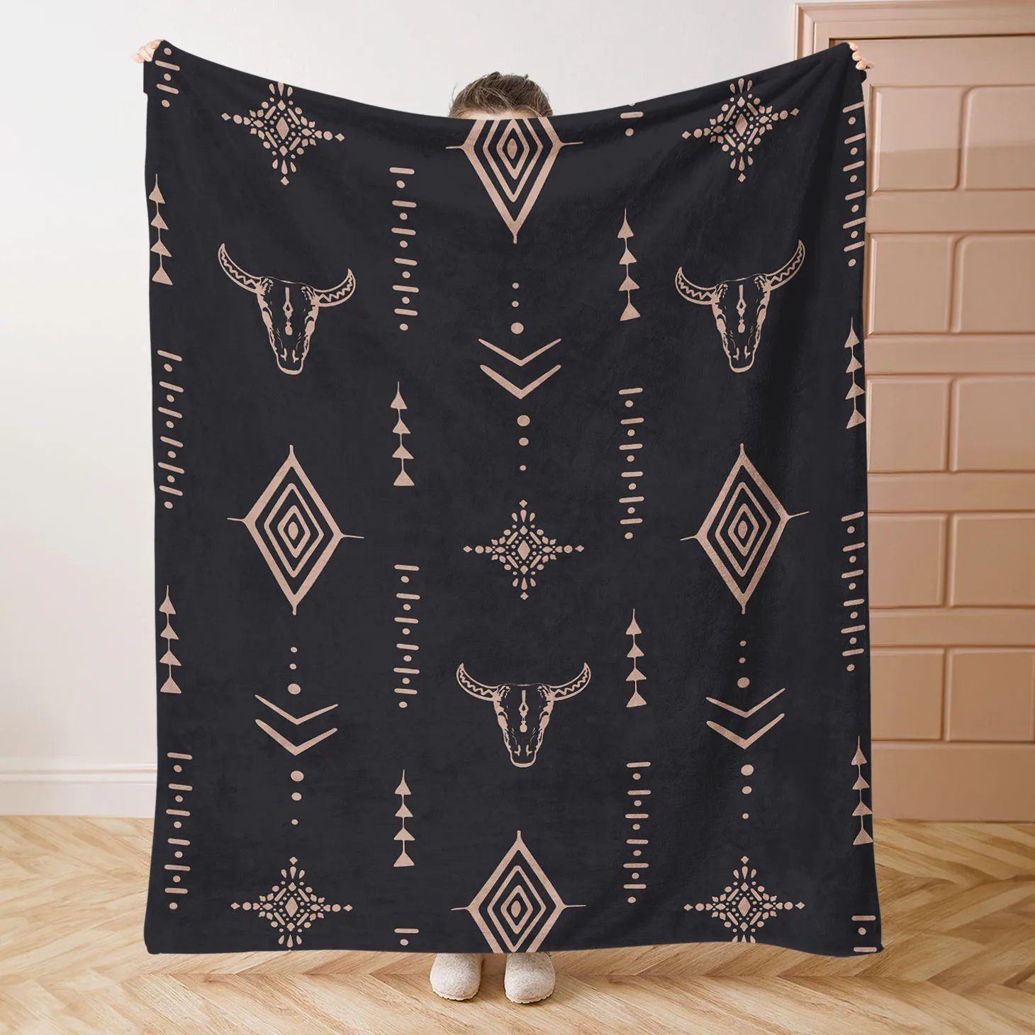 Trendy Black Boho Throw Blanket Geometric Aztec Steer Pattern Polyester Couch Throw for Sofa Decor Living Room Winter Gift Cozy