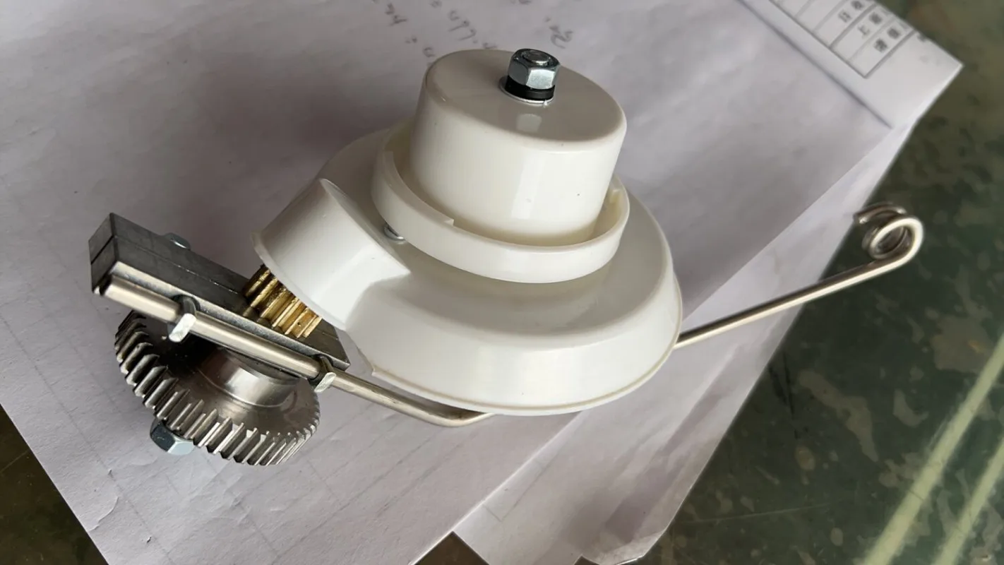 Electric wool winding machine speed regulating wool winding machine head