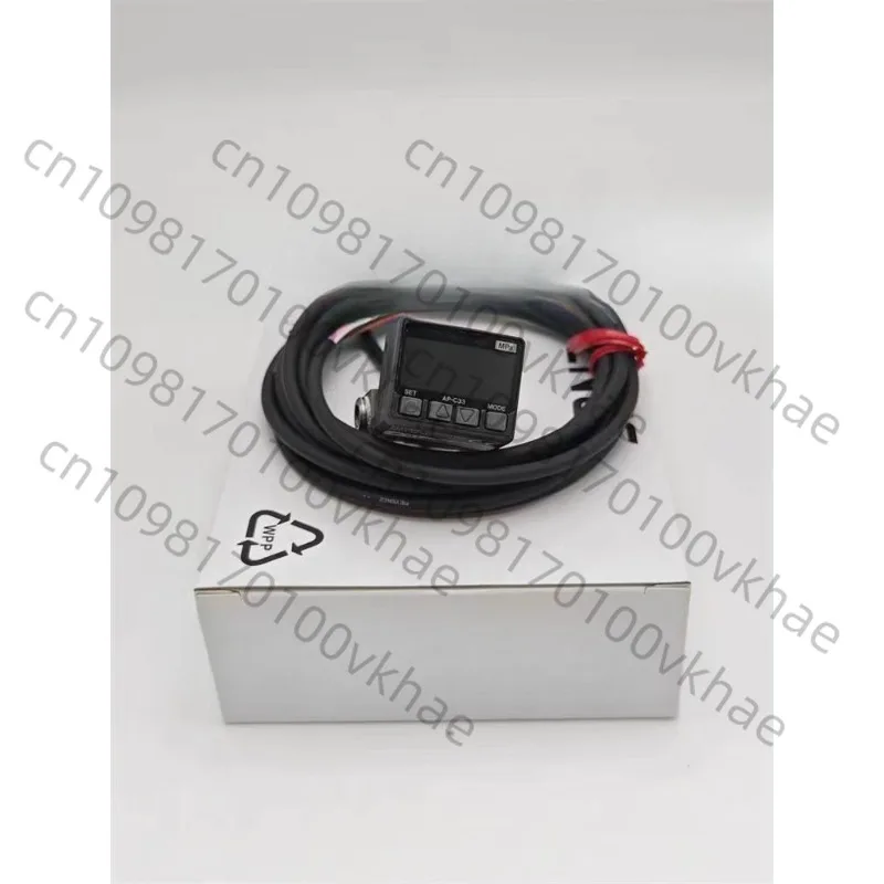 

Подходит для C30 31 33, адаптируется для датчика давления на складе.