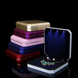 Large LED Light Jewellery Set Box Plastic Pearl Earring Necklace Jewelry Gift Storage Case with Lacquer Finish Customize Logo