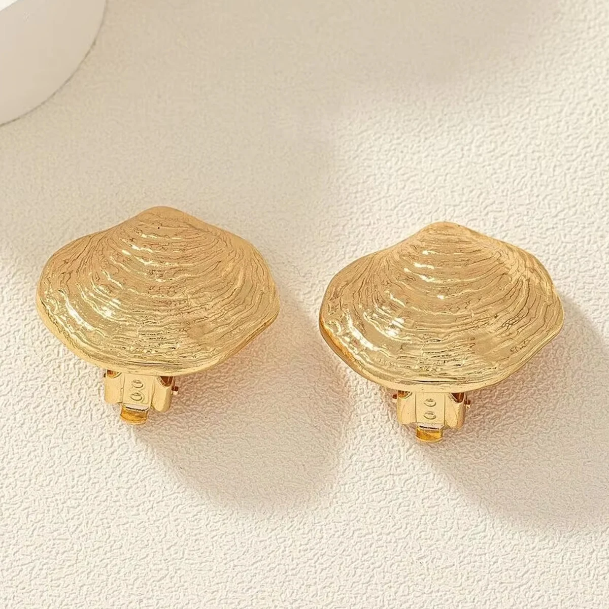 قذيفة معدنية شكل كليب على القرط للمرأة متلألئ الذهب اللون قطاع الأقراط أزياء فريدة من نوعها عطلة الشاطئ المجوهرات #1