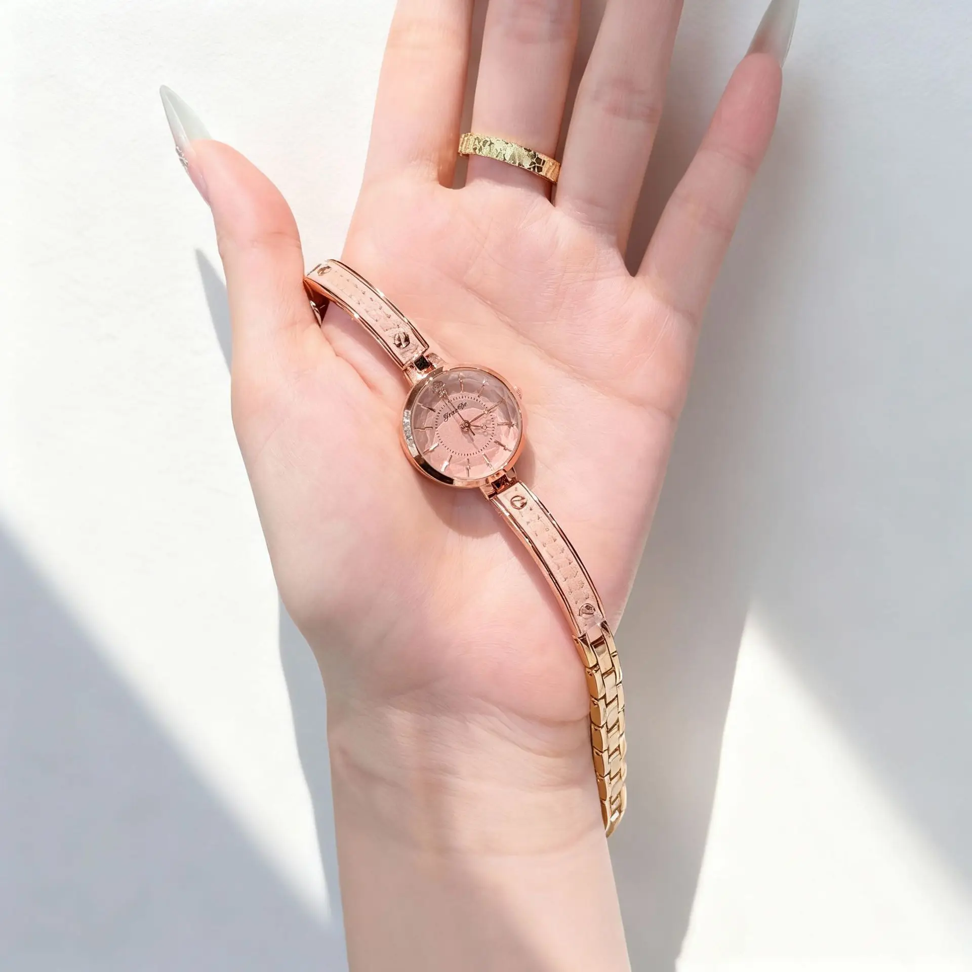 New Women'S Watch, Stylish Silver-Gray DesignHigh-Quality Timepiece, High-End Luxury Women'S Wristwatch, Perfect Gift For Women.