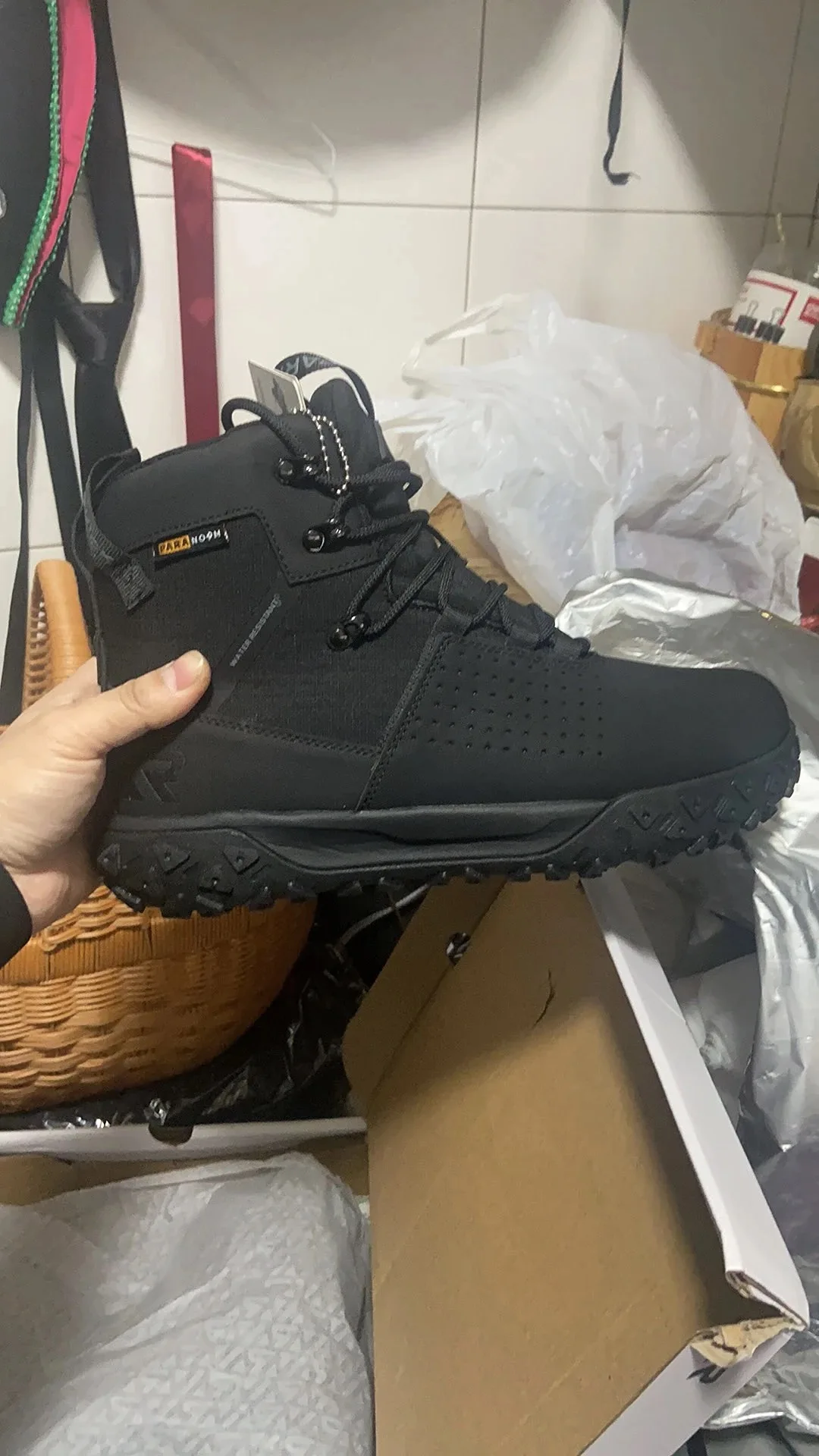 

Men's Outdoor Walking Shoes Comfortable and versatile unisex casual trainers for hiking and mountaineering