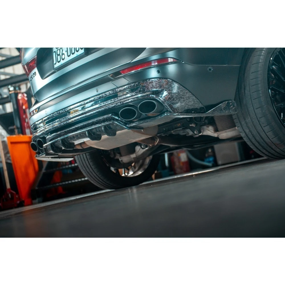 Small Car Body Kit Carbon Fiber Bumper Lip Shovel Spoiler Rear Diffuser For Volvo XC60 2017-2025 Sports diffuser retrofit. view 3