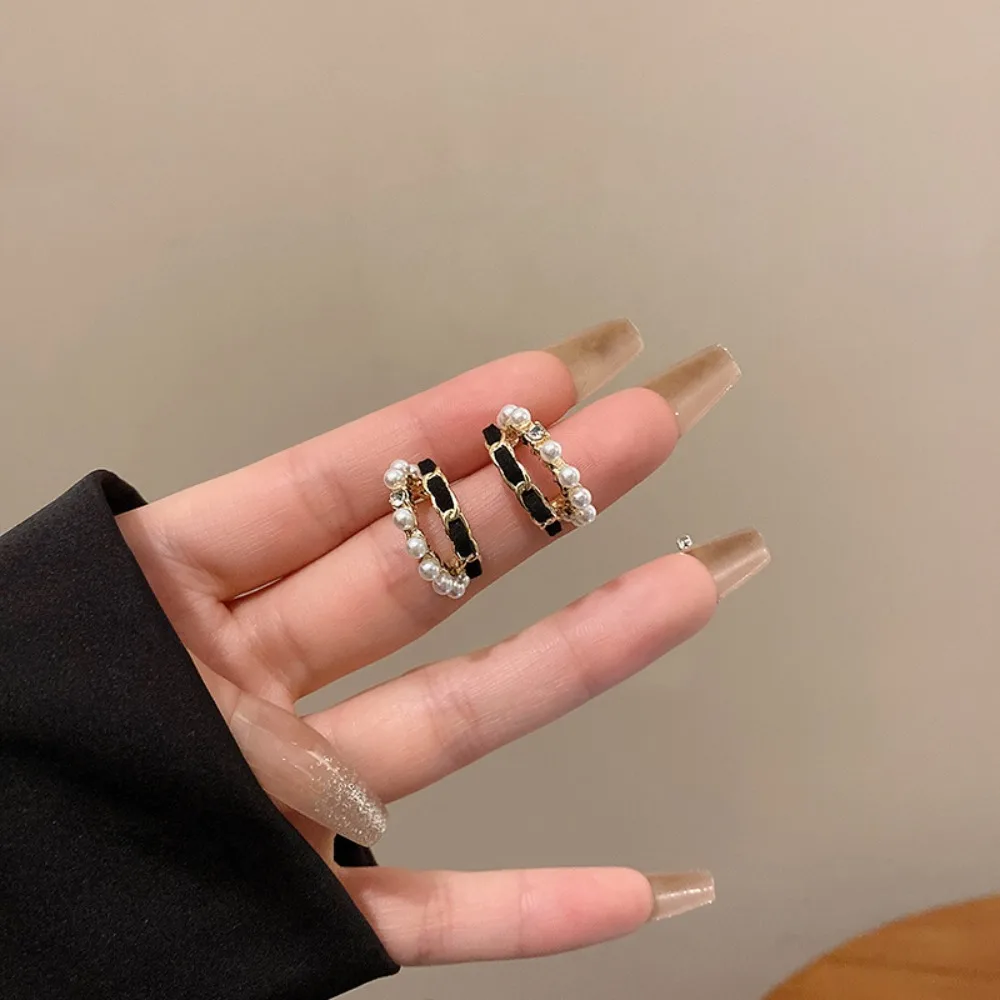 Hot Sale Fresh Black Velvet Pearl Earrings Elegant Sweet Fresh Pearl Earrings Retro Luxury Wedding Earrings Gift