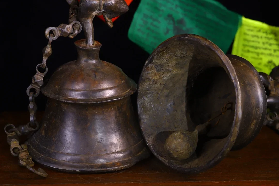 

37"Tibetan Temple Collection Old Bronze Cinnabar Geneisha Buddha Old Ringing Bell Elephant Hang A bellWorship Hall Town house