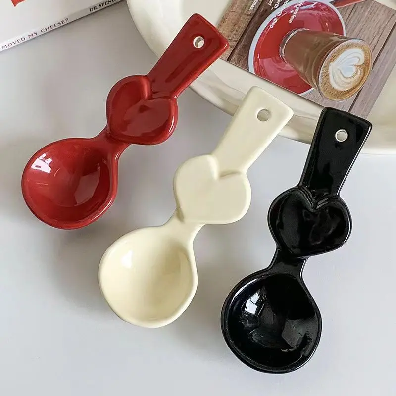Korean Creative Style Red Ceramic spoon With Heart-shaped Heart Wedding Marriage Handmade Cute Spoon Household Utensils ZF721