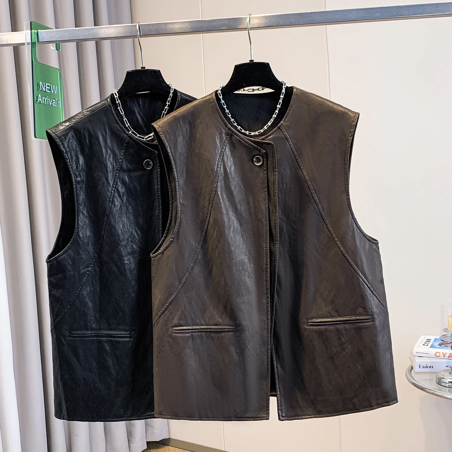 

New Advanced Unique Design round Ne Svel Leather Vest Women's Autumn Layering Tank Top Pure Color Commute Sle Polye...