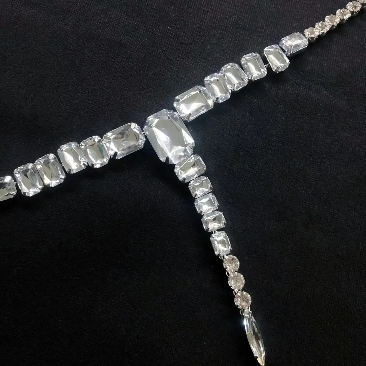 Luxury Women Exaggerate Crystal Large Stone Long Tassel Necklace Wedding Jewelry INS Shiny Rhinestone Pendant Necklace Jewelry