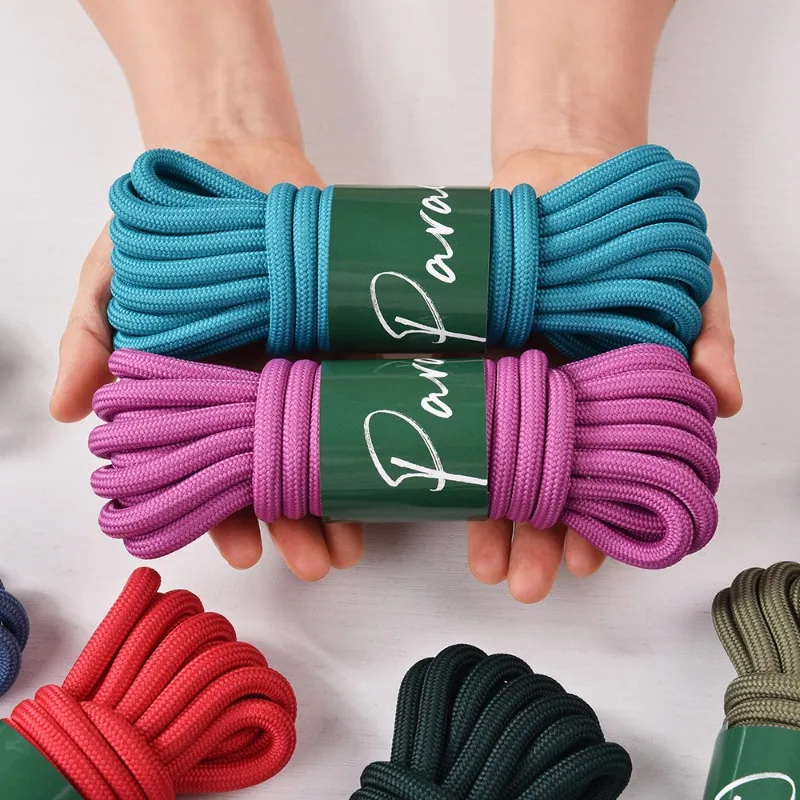 Laisse pour chien en paracorde polyester tressée de 8 mm, 5 mètres, diverses applications pour porte-clés, corde décorative DIY pour l'extérieur