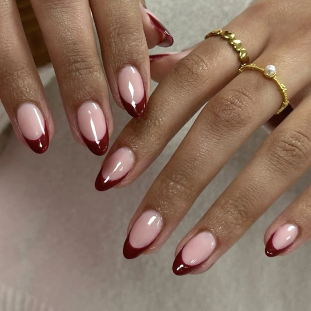 เล็บปลอมสีแดงไวน์เข้ม แต่งขอบแบบฝรั่งเศส แฟชั่นเรียบง่าย ทรงอัลมอนด์ ติดง่าย ถอดออกได้ เล็บปลอมสำเร็จรูป กดติดเล็บ