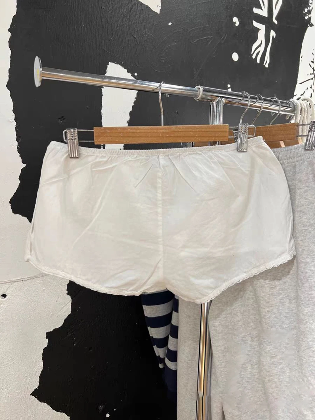 Pantalones cortos con caja de encaje para mujer, cintura elástica, blanco, Simple, informal, dulce, lindo, Y2k, ropa interior de algodón para el hogar