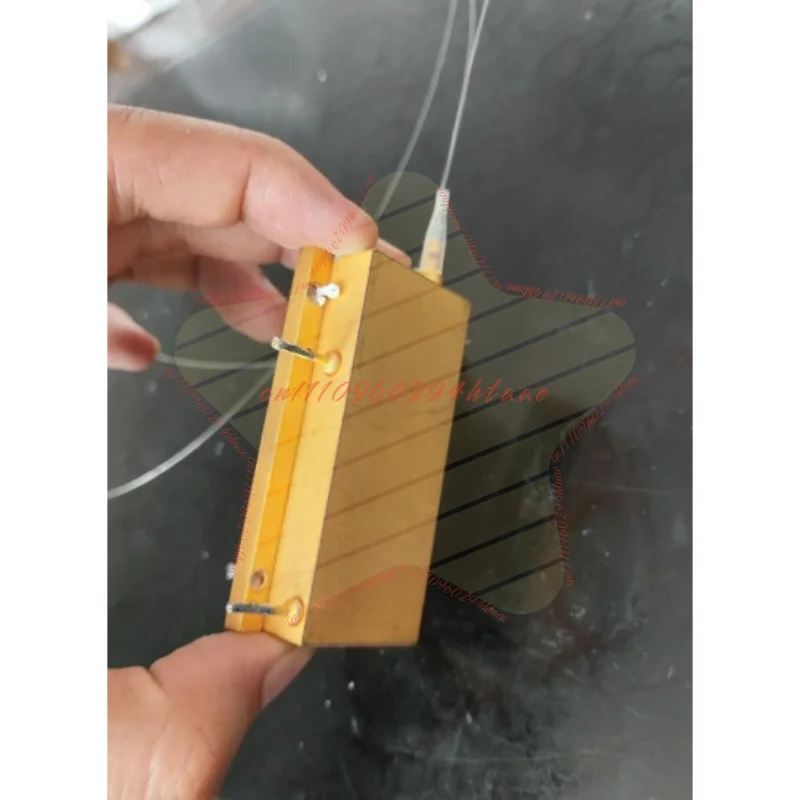 modulo-laser-a-infrarossi-accoppiato-a-fibra-da-120w-laser-ad-alta-potenza-per-applicazioni-scientifiche-e-ricerca-di-laboratorio
