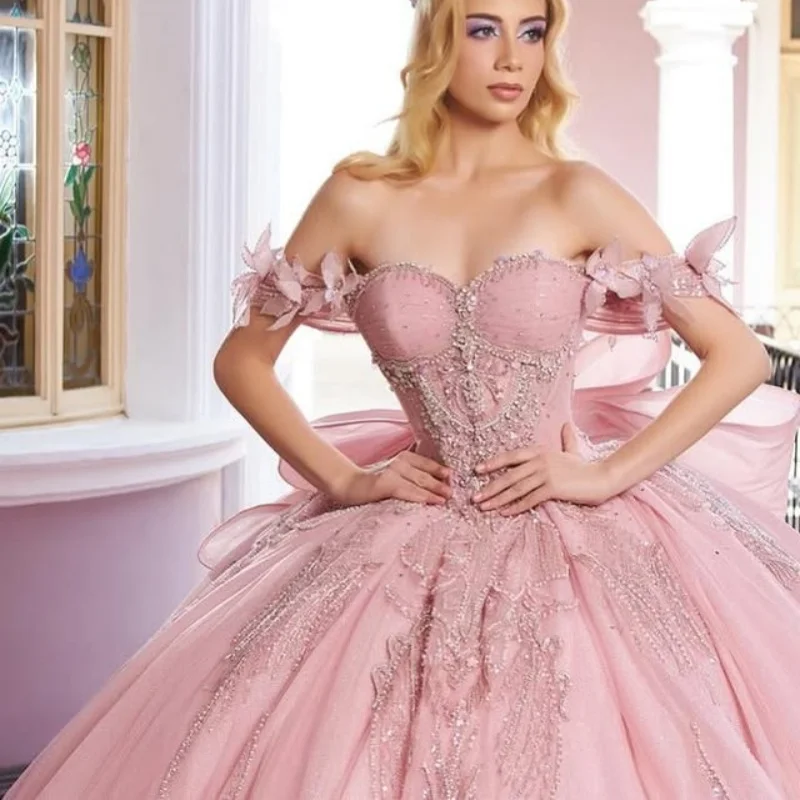 Рисунок 2 - Блестящее розовое платье Quinceanera