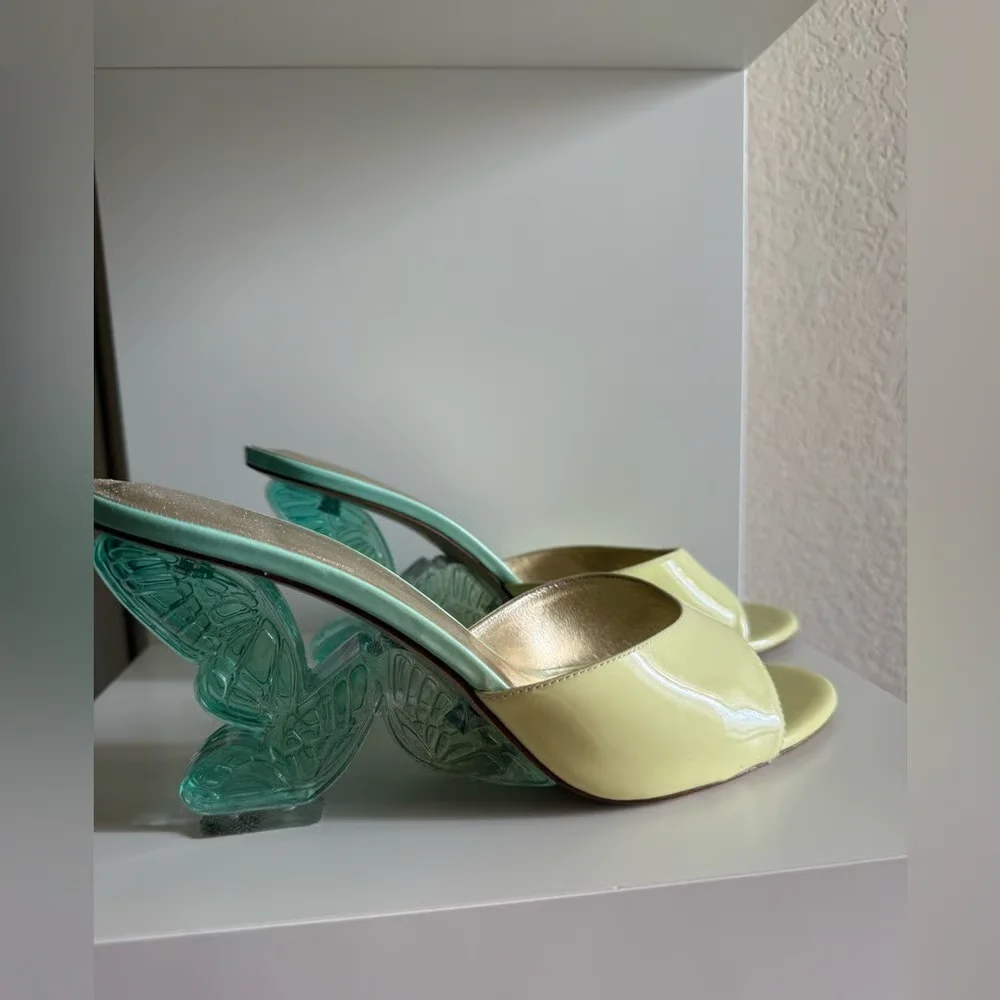 Sweet Style Round-Toe Leather Sandals Unique Butterfly Heel Minimalist Single Upper Design Footwear for Summer Vacation Wear