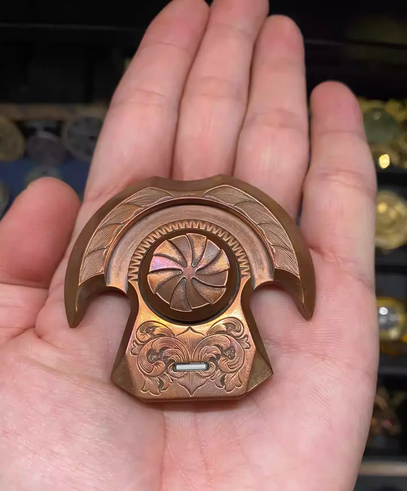 

Purple copper carved Kunlun fingertip gyroscope edc