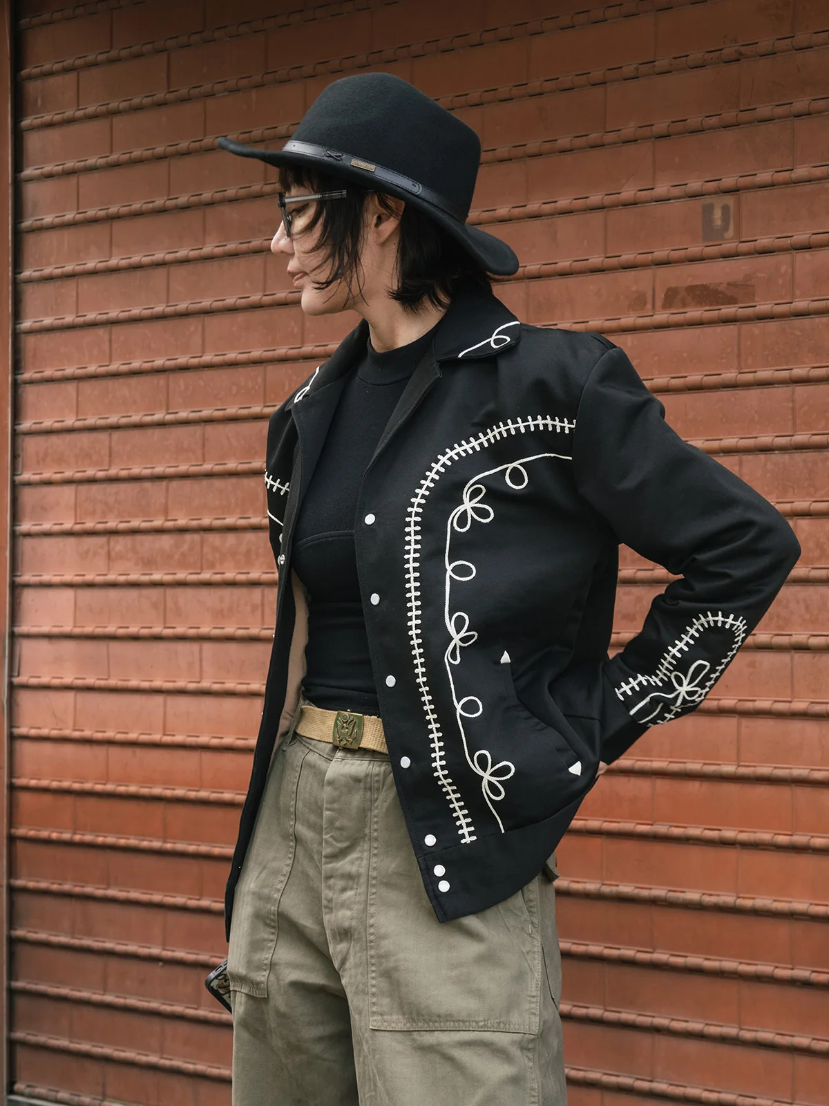 

New Arrival Western Embroidered Black Musician Jacket Loose Embroidered Coat for Men