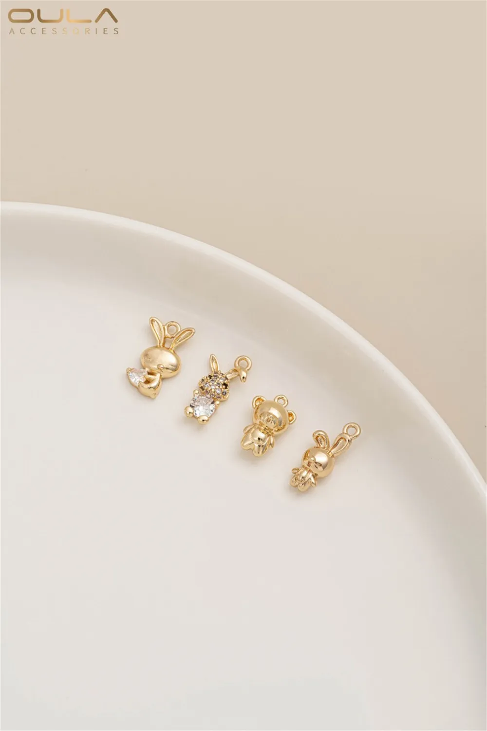 

14K Gold-plated Zirconium-inlaid Mini Rabbit Pendant Three-dimensional Smooth Mini Bear Rabbit Pendant Diy Bracelet Pendant