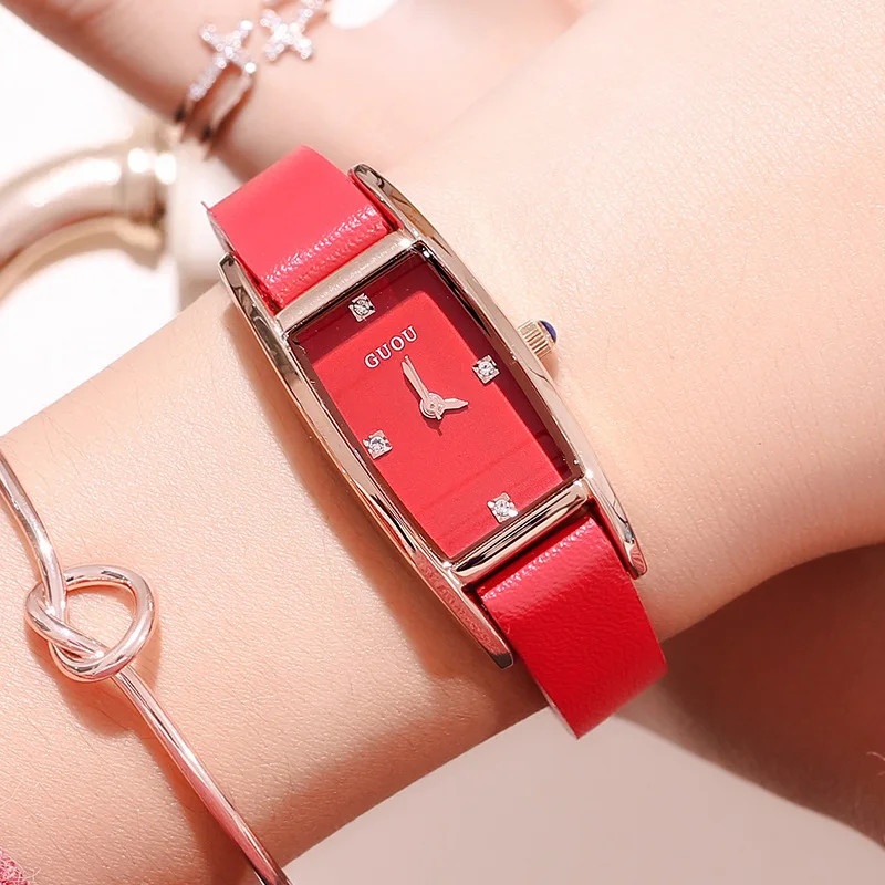 ساعة يد نسائية أنيقة، ساعة نسائية مستطيلة بسيطة على الطراز الأوروبي والأمريكي مع حزام رفيع عصري.