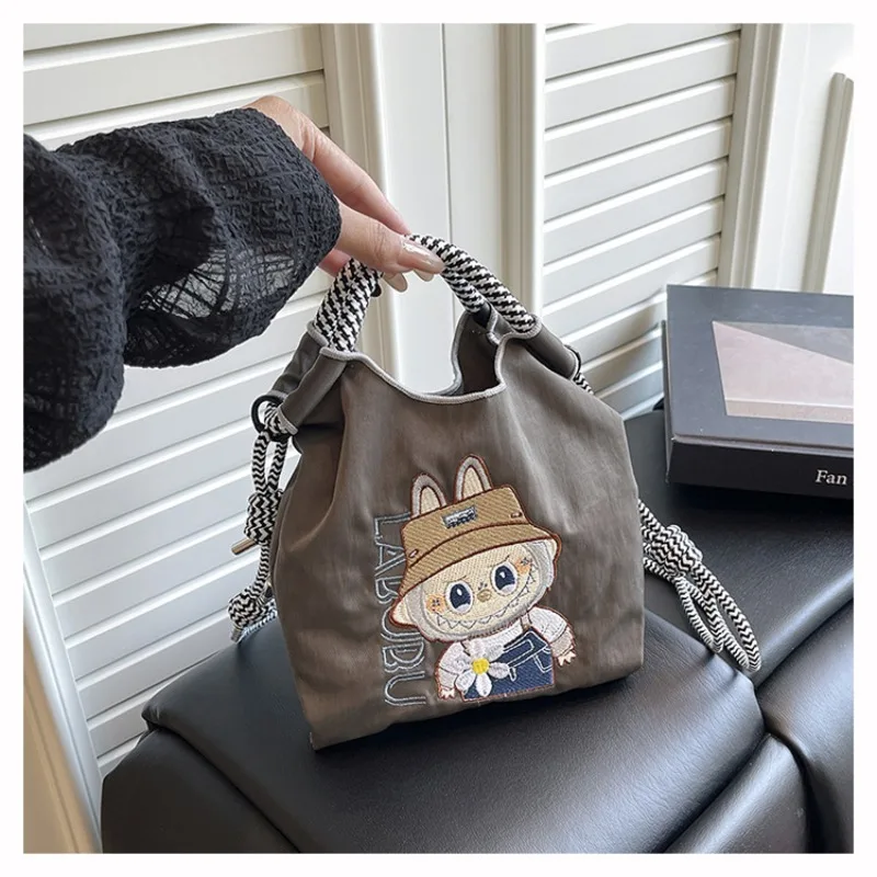 حقيبة كروس نسائية عصرية متعددة الوظائف ومطرزة من النايلون المقاوم للماء، حقيبة أطفال بكتف واحد