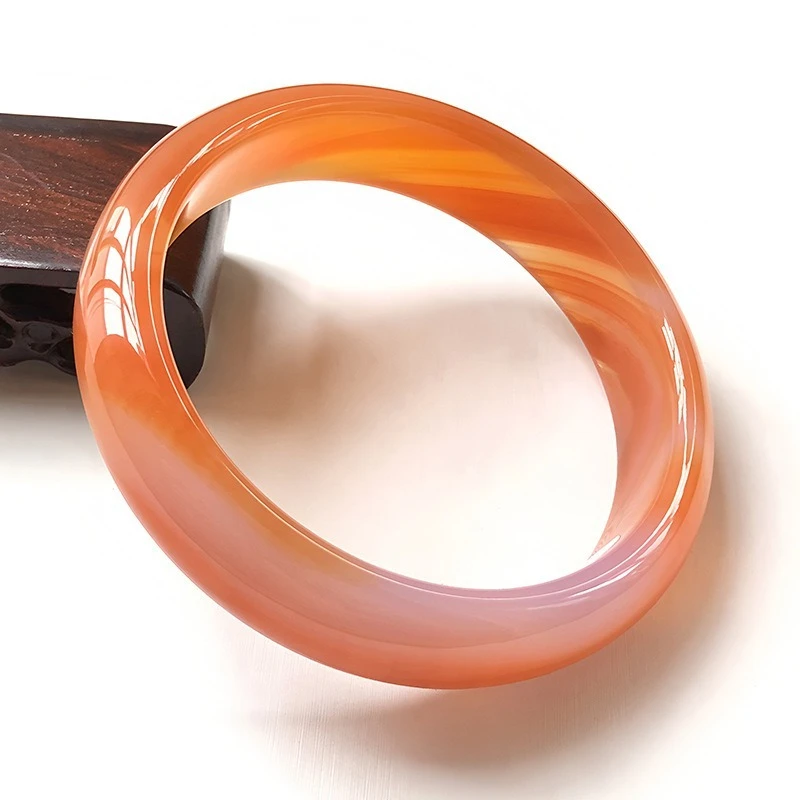 

New Natural Pretty Chalcedony Bracelet, Fashionable and Versatile Jewelry