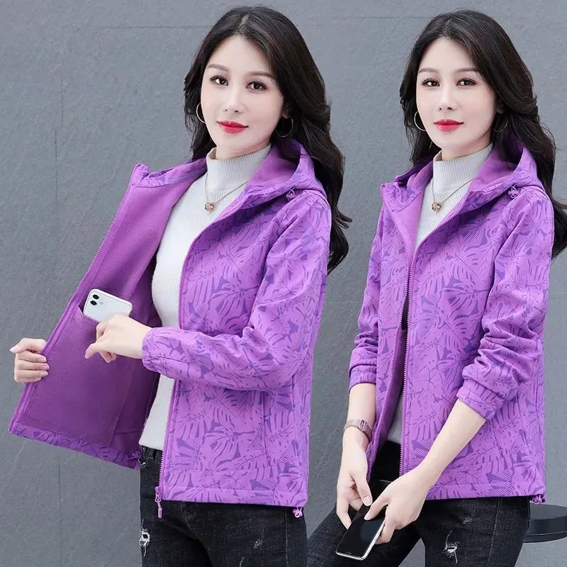 女性用パーカー付きショートトレンチコート,登山服,暖かいベルベットジャケット,ウインドブレーカー,スポーツウェア,プリント,秋冬新作
